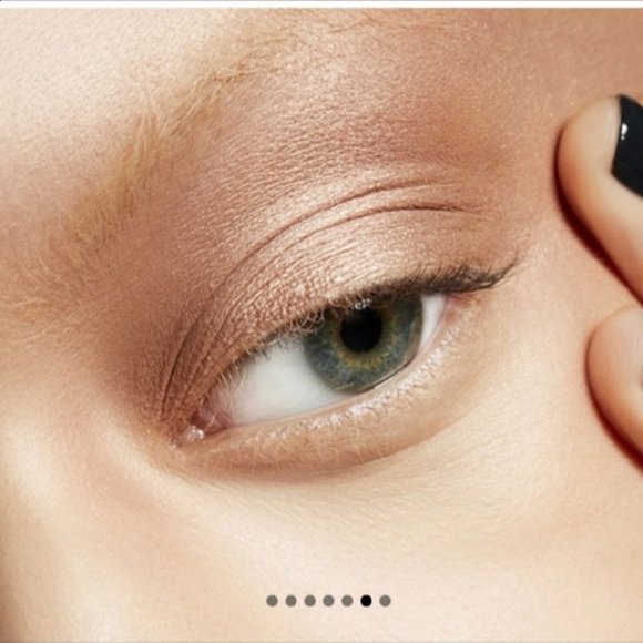 Mac All That Glitters Eyeshadow - Picture 2 of 7